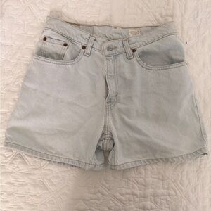 Vintage Levi’s Shorts - Light Wash